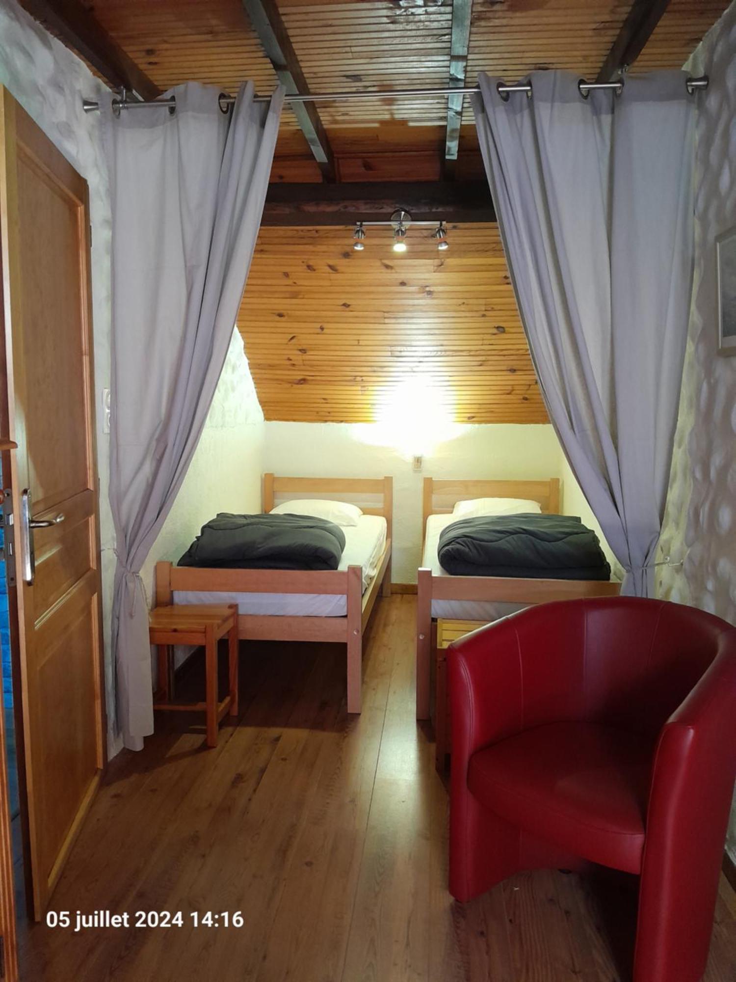 L'Espugue Apartman Gèdre Kültér fotó